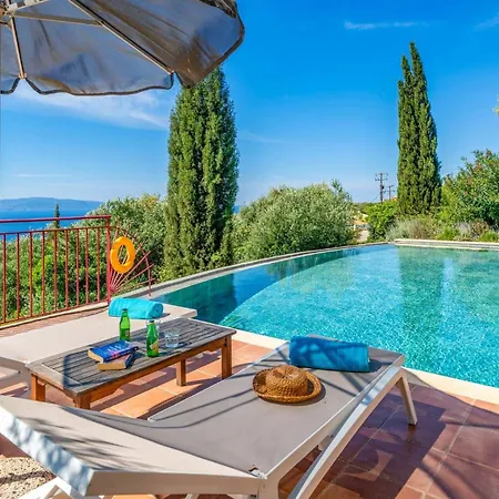 Villa Morea By *