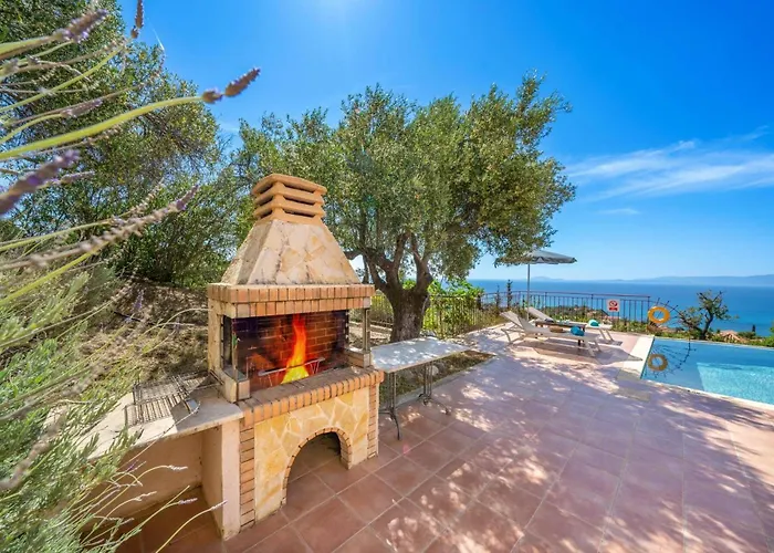 Morea By فيلة Ratzaklíon